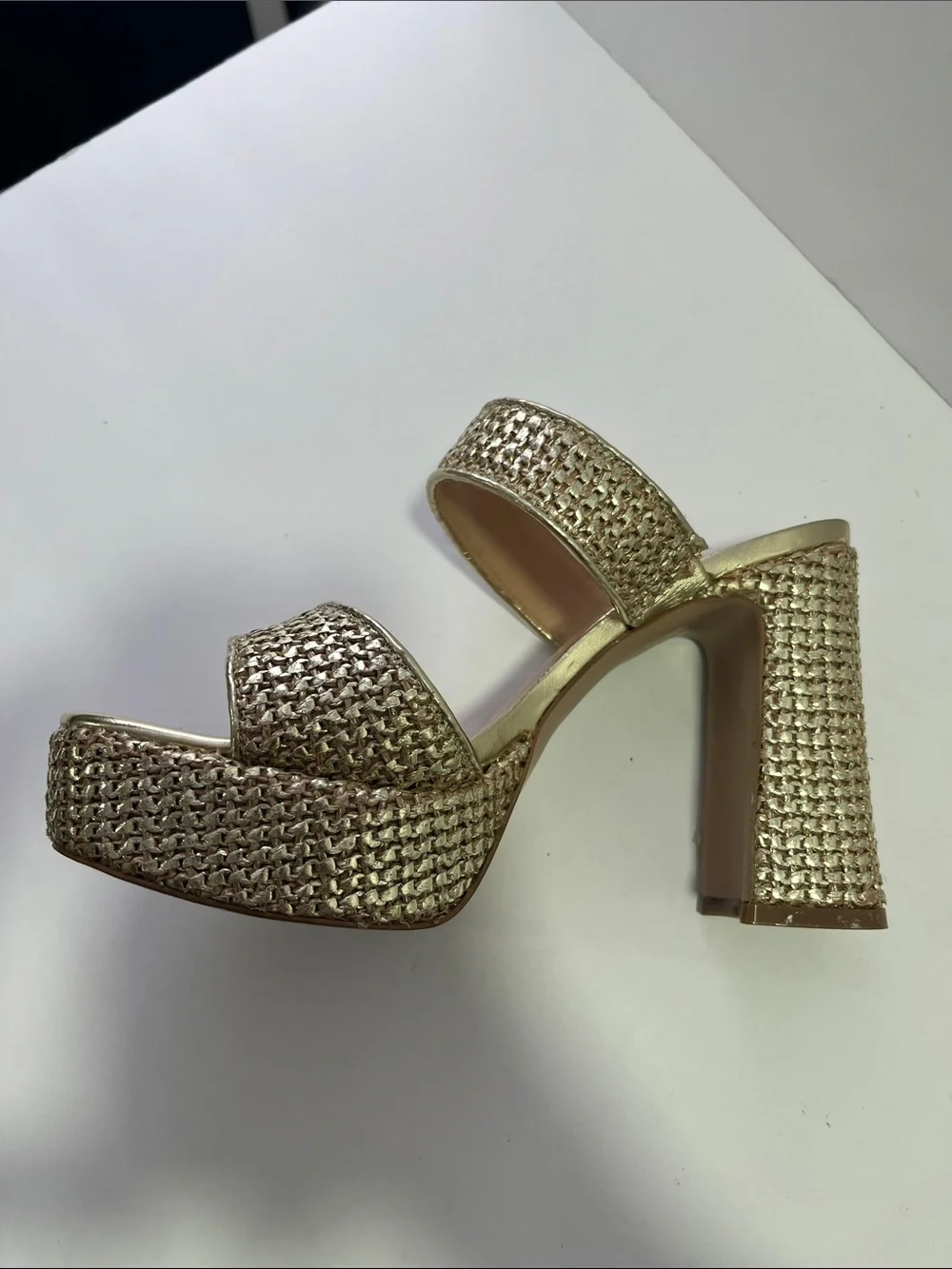 Steve Madden Gold Platform Woven Block Heel Sandals - Women's Sz 7.5